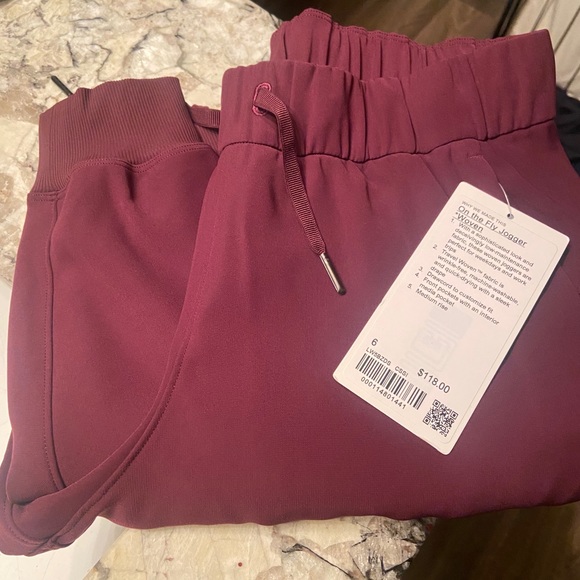 lululemon athletica Pants - On the fly jogger 28”